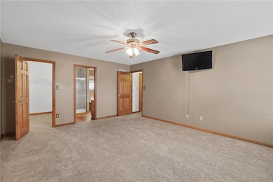 Master bedroom suite w/ walk in closet