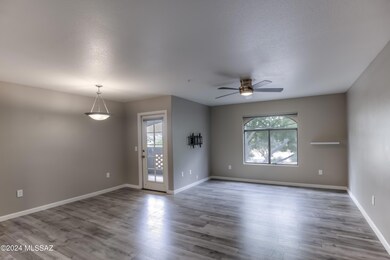 5 Living Room photo a