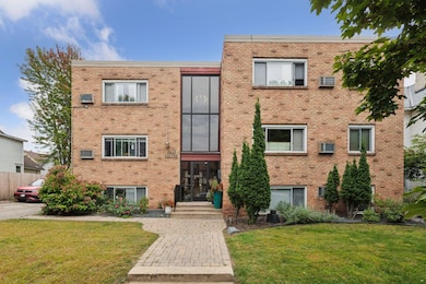 2639 Colfax Ave South - Spacecrafting - 0002.jpg