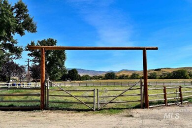 3939 N Brookside Ln, Boise, ID 83714 - photo 4