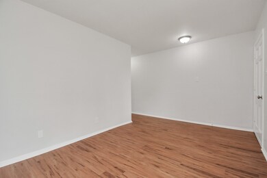 11046 Caribbean Ln, Houston, TX 77089 - photo 6