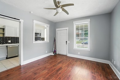 2322 Maplewood Ave, Cincinnati, OH 45219 - photo 3