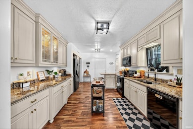 525 S Main St, Middlebury, IN 46540 - photo 7