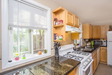 1039 E Devonshire