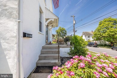 130 W Pennsylvania Ave, Downingtown, PA 19335 - photo 2