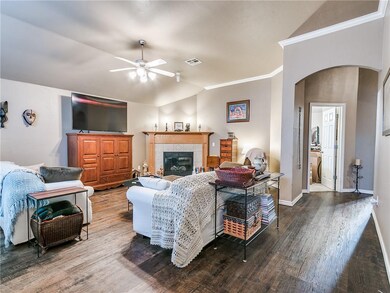 1105 Eagle Cliff Dr, Norman, OK 73072 - photo 3