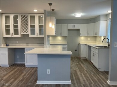 16100 Van Aken Blvd unit 207, Cleveland, OH 44120 - photo 7