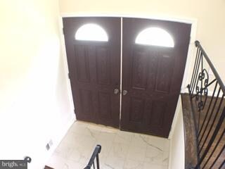 8207 Springfield Village Dr, Springfield, VA 22152 - photo 2