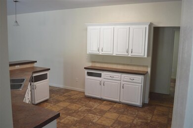 61 Gray Cir, Crawfordville, FL 32327 - photo 7