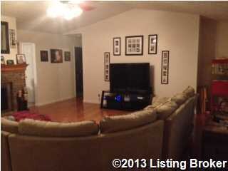 1034 Fisher Ln, Mount Washington, KY 40047 - photo 2