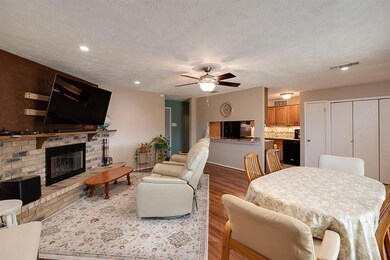 7436 Sandhurst Ln S, North Richland Hills, TX 76182 - photo 5