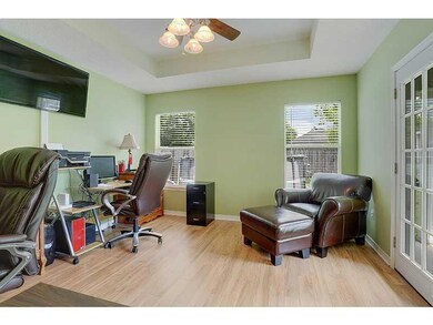 Studio/Study/Office.