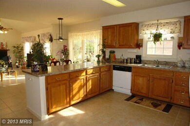 13571 Smallwood Ln, Chantilly, VA 20151 - photo 7