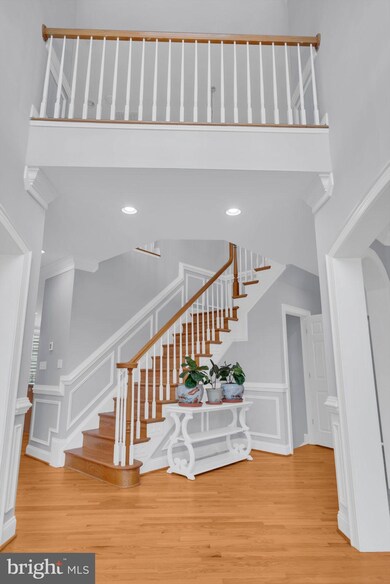 8302 Elm Grove Ct, Vienna, VA 22182 - photo 4