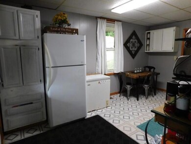 573 West St, Logan, OH 43138 - photo 6