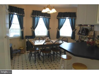 612 Walnut St, Lansdale, PA 19446 - photo 5