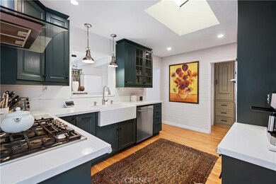 22020 Martinez St, Woodland Hills, CA 91364 - photo 7