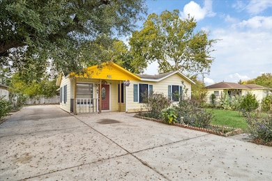 1513 Thomas Ave, Pasadena, TX 77506 - photo 2