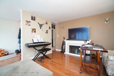 25 Mountainview Ave, Staten Island, NY 10314 - photo 6