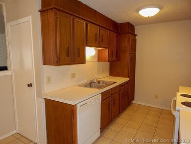 4633 S 72nd East Place, Tulsa, OK 74145 - photo 4