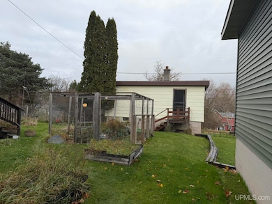 28 N 7th Ave, Iron River, MI 49935 - photo 3