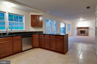 6448 Forest Rd, Cheverly, MD 20785 - photo 5