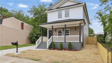 View of front facade with a porch