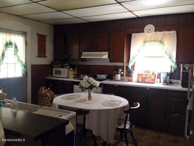 94 Meadow St, North Adams, MA 01247 - photo 5