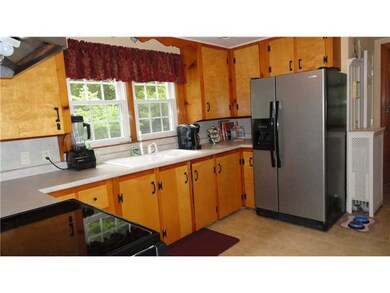 31 Campbell St, West Warwick, RI 02893 - photo 6