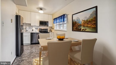 4194 Pleasant Meadow Ct unit 102C, Chantilly, VA 20151 - photo 3