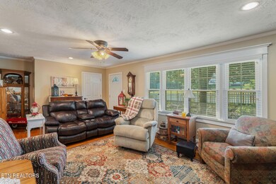 12-web-or-mls-20 Webster Court-4