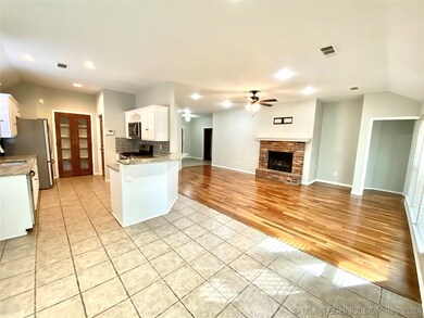 12420 S Cedar Ave, Jenks, OK 74037 - photo 4