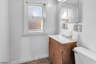 141 Lenox Ave, Irvington, NJ 07111 - photo 4
