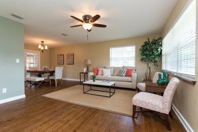 544 Matterhorn Rd, Jacksonville, FL 32216 - photo 7