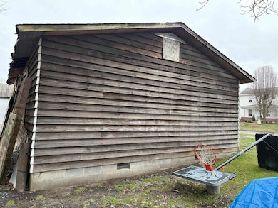 112 1/2 Camden Ave, Buckhannon, WV 26201 - photo 2