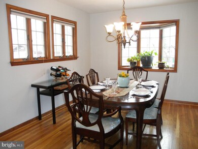 402 Norway Dr, Lansdale, PA 19446 - photo 5