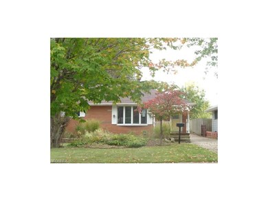 315 Gayle Dr, Sheffield Lake, OH 44054 - photo 2