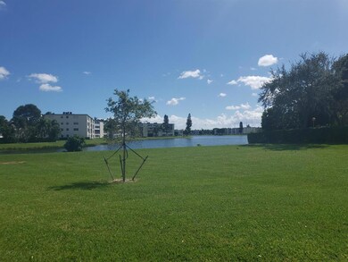 1098 Yarmouth E, Boca Raton, FL 33434 - photo 5