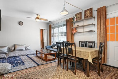 6259 N Mozart St unit 2, Chicago, IL 60659 - photo 5