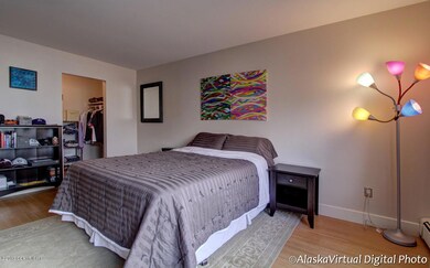 . . . also with walk-in closet.