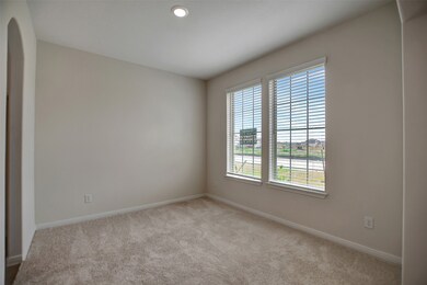 208 Eagleville Dr, Alvin, TX 77511 - photo 6