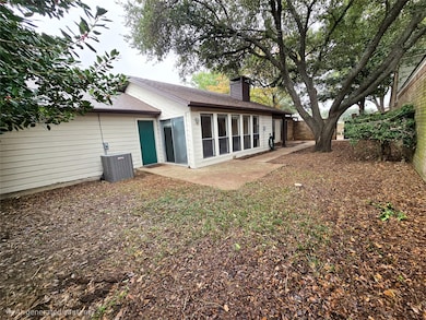 2215 Winter Sunday Way, Arlington, TX 76012 - photo 6