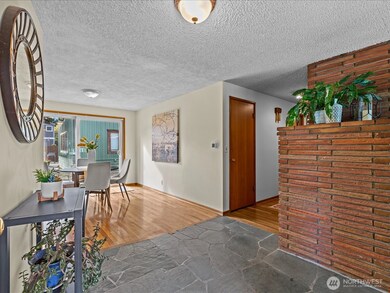 8745 Evanston Ave N, Seattle, WA 98103 - photo 6