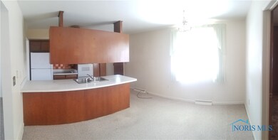 Eat-in Kitchen