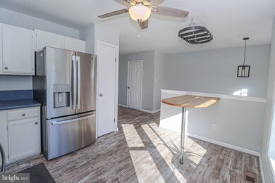 2469 Vineyard Ln, Crofton, MD 21114 - photo 6