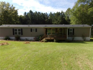 3323 Fulton Rd, Asheboro, NC 27205 - photo 2