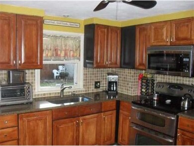 202 Shawmut St, Springfield, MA 01108 - photo 3