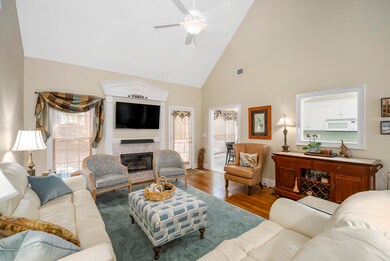 ©MeghannPadgett_124WillowOakLoop-06