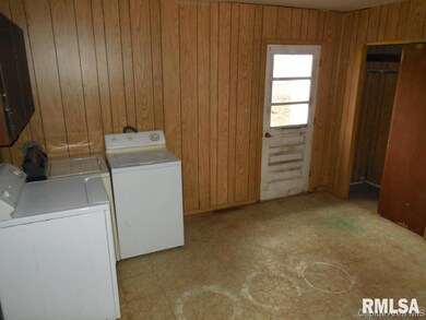 221 S Morgan St, Virginia, IL 62691 - photo 6