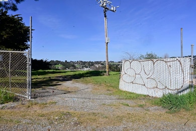 3944 La Cima Rd, El Sobrante, CA 94803 - photo 7